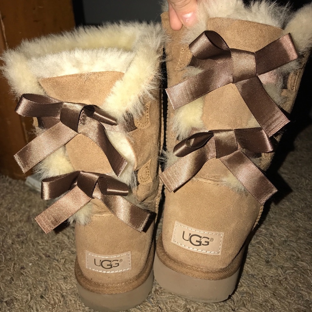 Chestnut Bailey Bow UGGs